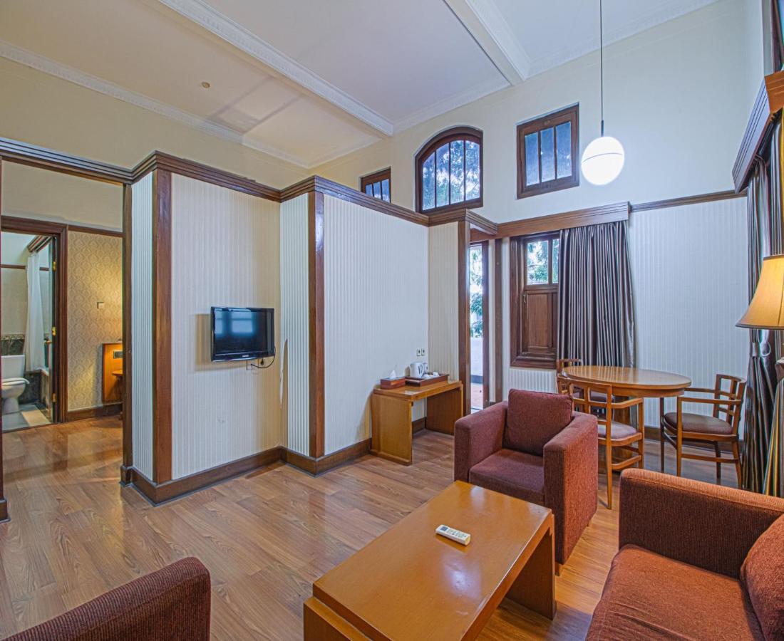Bumi Sawunggaling Hotel Бандунг Екстер'єр фото